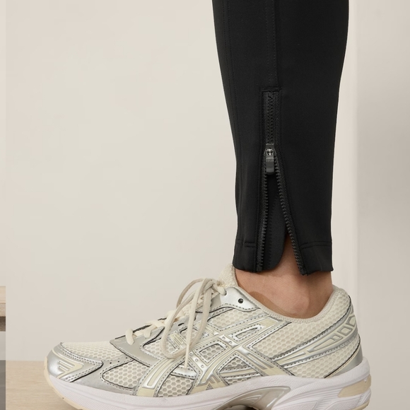 Athleta Delancy Skyline tight/leggings Navy- Med Tall - Picture 3 of 7